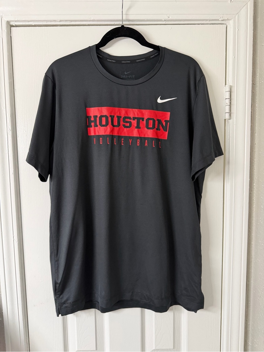 Nike Houston Volleyball Women’s Dark Gray/Black Tee with Red Logo Size Large